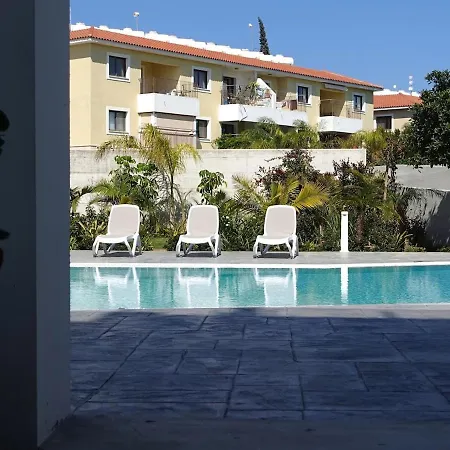 New Sea View Apartment, Pool, Walk To Apartman Paralímni