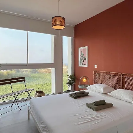 New Sea View Apartment, Pool, Walk To Paralímni