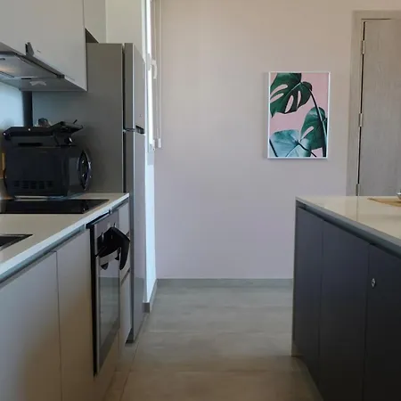 New Sea View Apartment, Pool, Walk To *