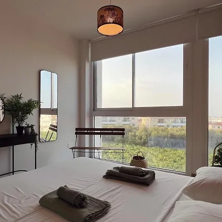 New Sea View Apartment, Pool, Walk To Apartman Paralímni