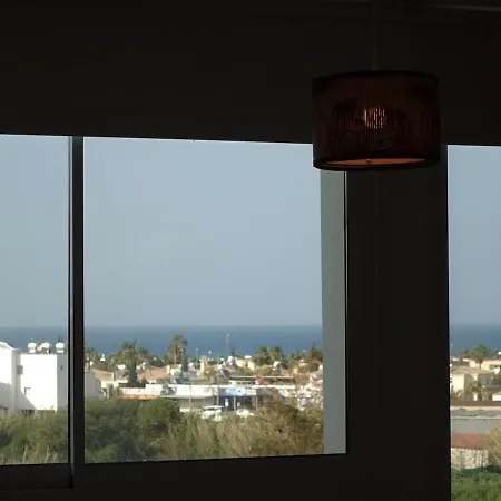 New Sea View Apartment, Pool, Walk To Paralímni