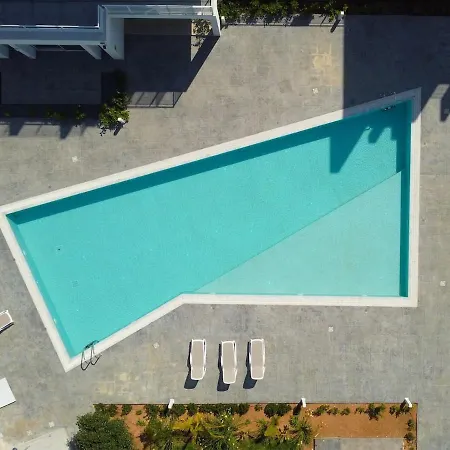 New Sea View Apartment, Pool, Walk To